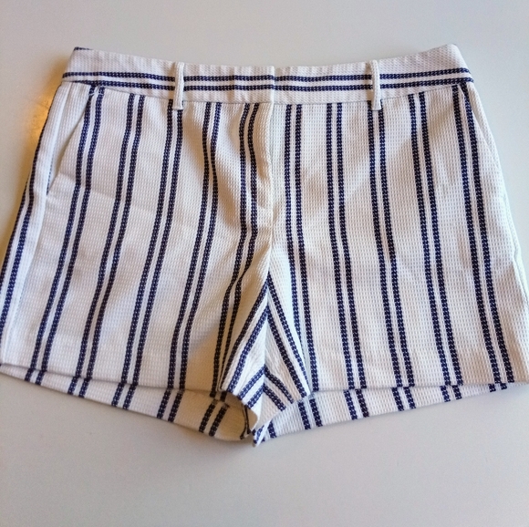 Ann Taylor Pants - Ann Taylor Factory Signature Shorts Size 12 White Navy Stripe Preppy Summer